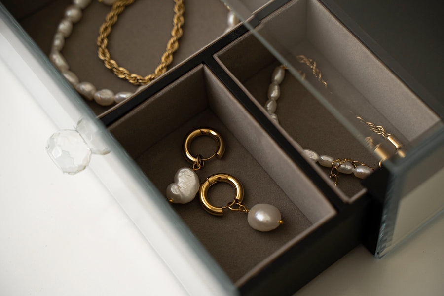 PEARL HOOP - GOLD