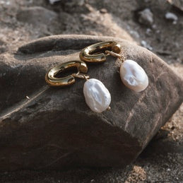 PEARL HOOP - GOLD